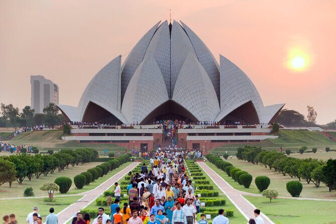 Delhi: Old and New Delhi Private One Day Tour - Exploring Delhi’s Old and New Sides