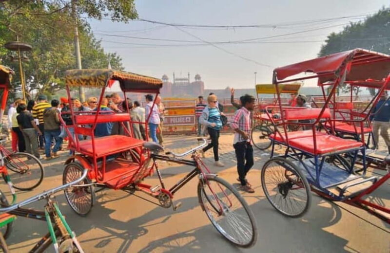Delhi: Old Delhi Tuk-Tuk Tour with Snacks and Drinks - Key Points