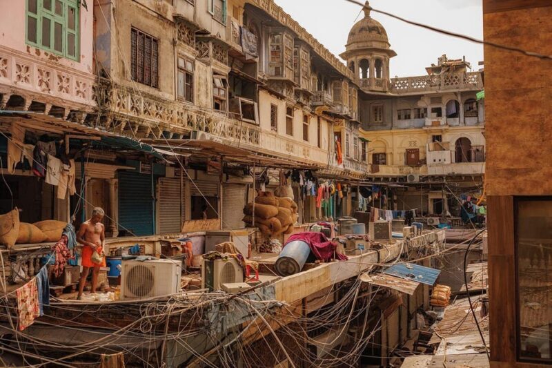 Delhi: Old Delhi's Street Food, Temples & Spice Market Tour - Discover the Heart of Old Delhi with a Food, Temples, & Spice Market Tour