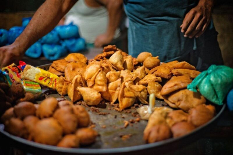 Delhi: Private Chandni Chowk, Food Tasting, & Tuk-Tuk Tour - The Red Fort or Outside Viewing