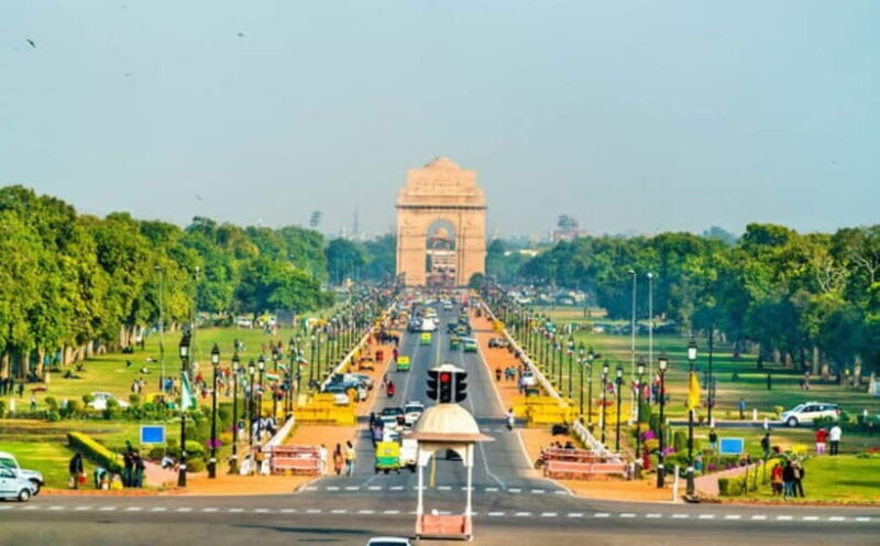 Delhi: Private Full-Day City Tour of Old and New Delhi - Starting the Day: Seamless Pickup and Introduction