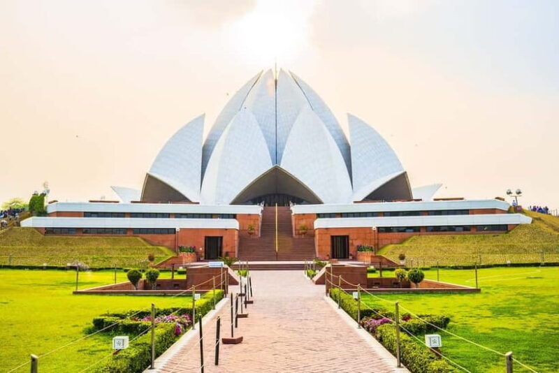 Delhi: Private Half-Day Tour of New Delhis Top Sights - A Deep Dive Into the Experience