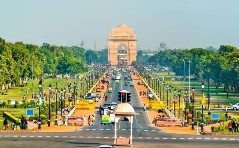 Delhi: Private Old and New Delhi Day Trip with Guide - Key Points