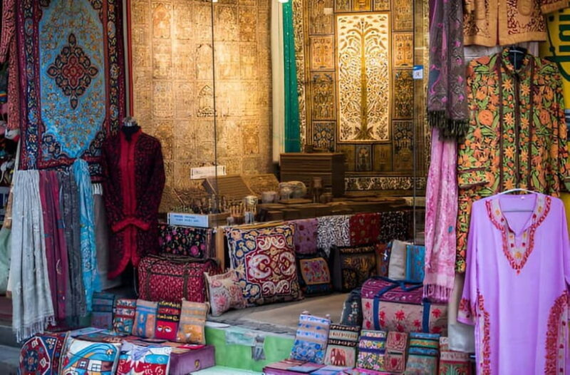 Delhi: Private Shopping Tour with a Local Guide and Transfer - FAQ