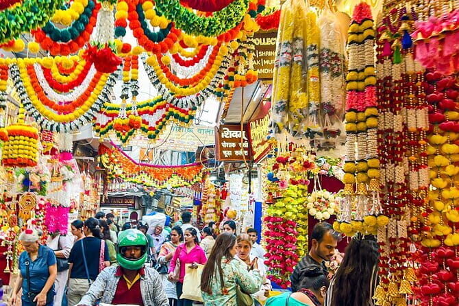 Delhi Shopping Experience with a Local Guide - Key Points