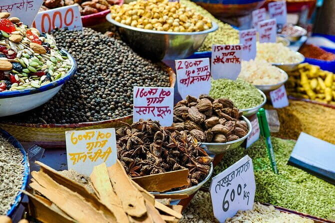 Delhi Shopping Experience with a Local Guide - A Deep Dive into the Delhi Shopping Tour