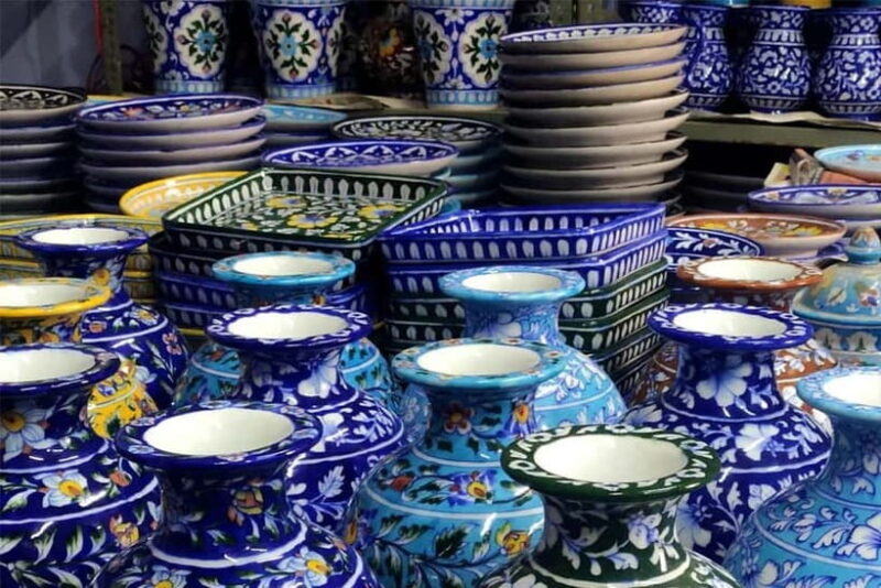 Delhi -State Emporiums Experience the vibrant Tapestry - A Closer Look at the Experience