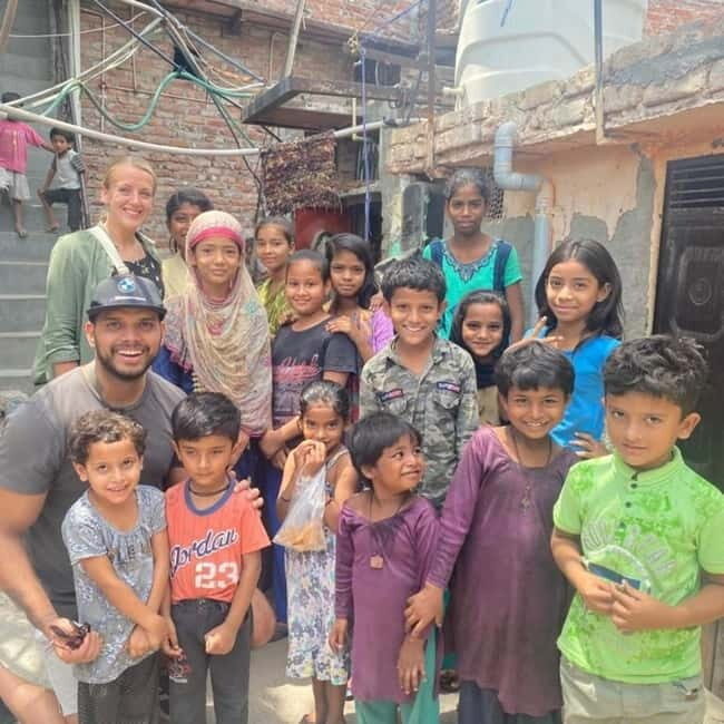 Delhi: Street Performers Walk Local Tour - Exploring Delhi’s Street Art Scene: A Personal Perspective