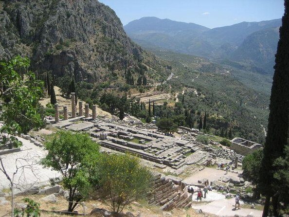 Delphi and Arachova Full-Day Trip from Athens with Audio Guide - What’s Included and What’s Not
