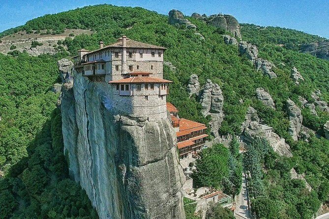 Delphi and Meteora Private Tour (up to 11 people) - FAQ