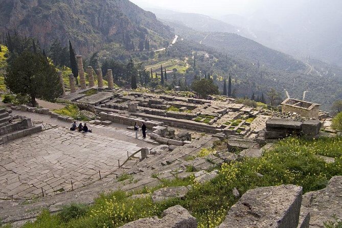 Delphi Private Tour (up to 11 people) - Key Points