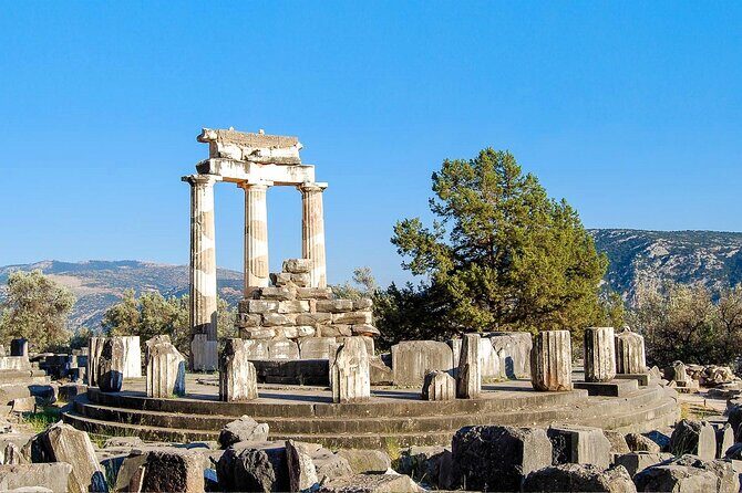 Delphi: Self-guided Audiovisual Tour with 3D Representations - Exploring Delphi with a Self-Guided Audiovisual Tour: An Honest Review