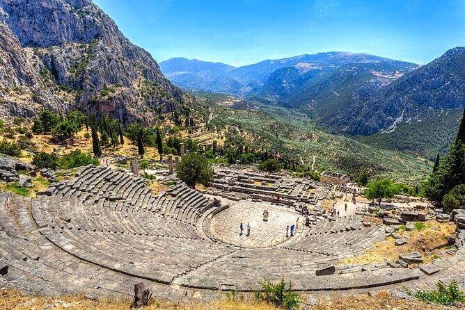 Delphi: Self-guided Audiovisual Tour with 3D Representations - Authentic Traveler Experiences