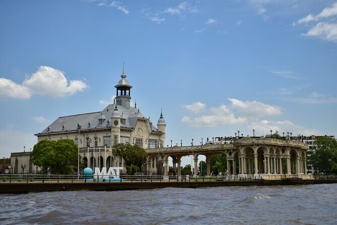 Delta Premium, optional with lunch at Revire Grill By Summa Group - Key Points