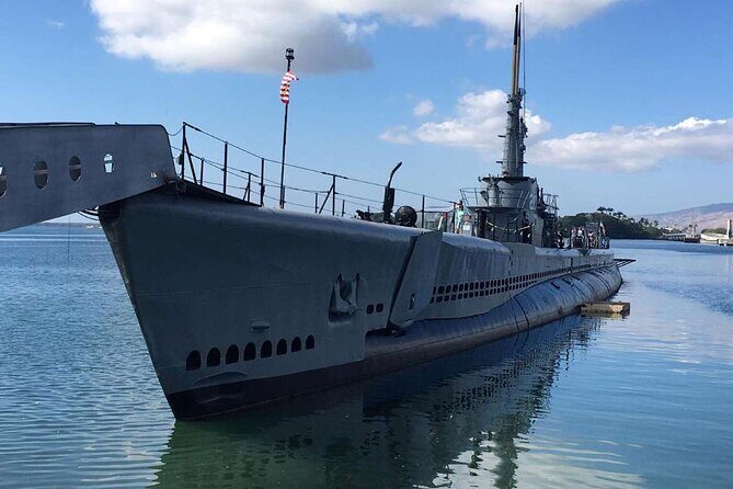 Deluxe Arizona Memorial Bowfin Submarine and Honolulu City Tour - Detailed Breakdown of the Itinerary
