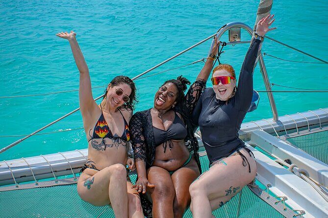 Deluxe Catamaran Tour to Isla Mujeres, Drinks, Snorkeling, Buffet - A Lively Day on the Water: Deluxe Catamaran Tour to Isla Mujeres