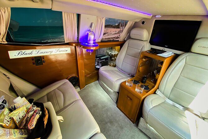 Deluxe GMC Limousine from Cancun Airport to Puerto Morelos - FAQ about the Cancun Airport to Puerto Morelos Limousine Service