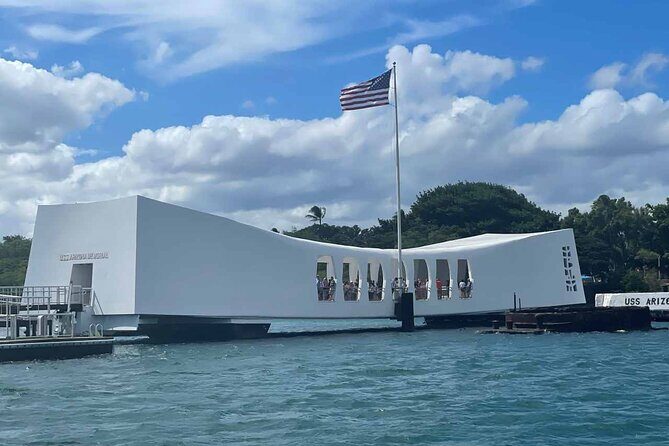 Deluxe Pearl Harbor USS Arizona Memorial and Honolulu City Tour - Exploring the Pearl Harbor USS Arizona Memorial and Honolulu City Tour
