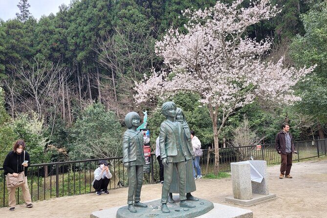 Deluxe Private Tour: Hita, AOT Statues and Onsen from Fukuoka - Key Points