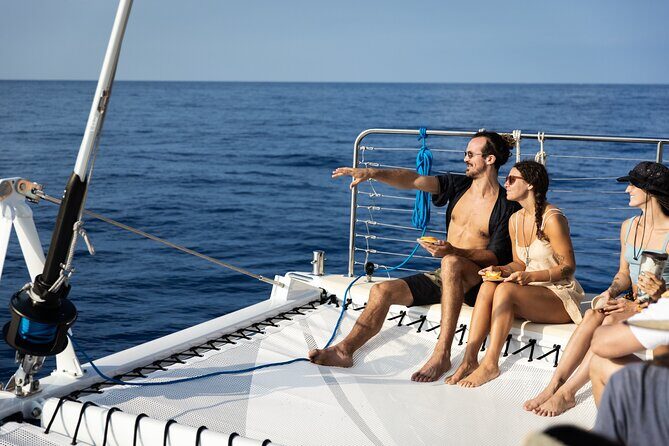 Deluxe Sail & Snorkel to the Captain Cook Monument - A Deep Dive into the Experience