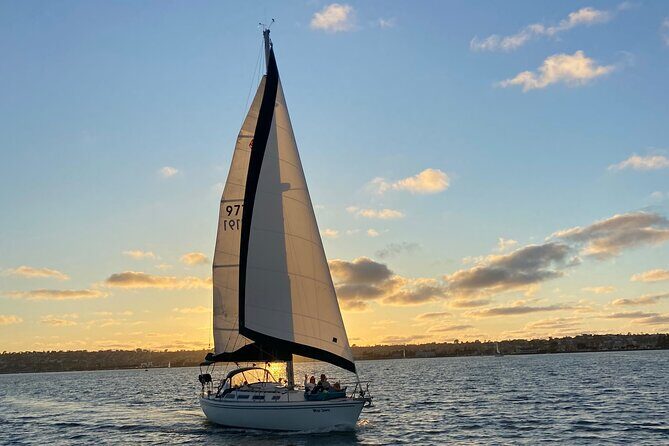 Deluxe Sunset & Day Sail Small Group - FAQs About the Deluxe Sunset & Day Sail
