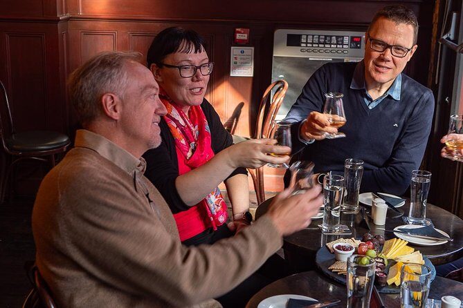 Deluxe Whiskey and Food Tasting in Dublin - An In-Depth Look at the Whiskey and Food Tasting Tour