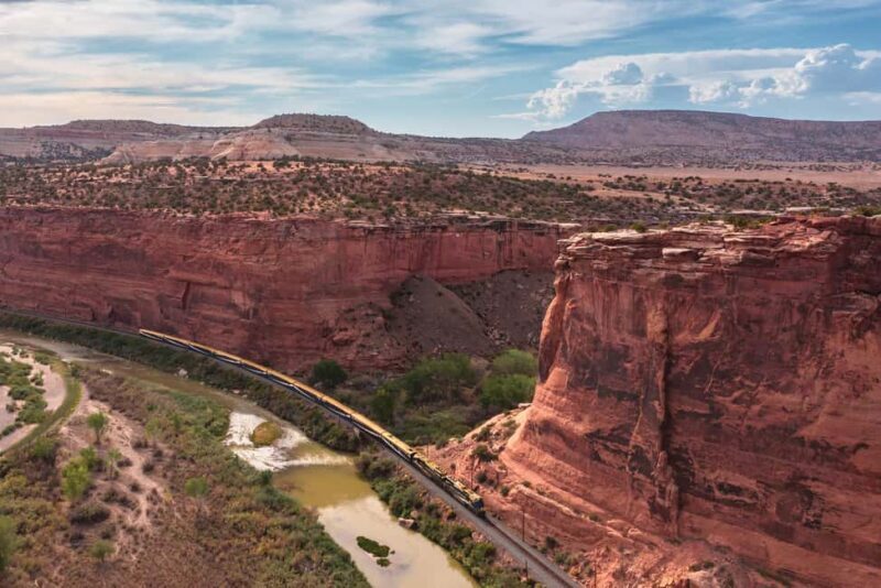 Denver to Moab: Rocky Mountaineer 2-Day Scenic Luxury Train - The Experience of Traveling by Rail