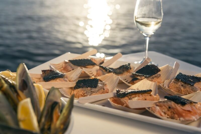 Depart Picton: Marlborough Sounds Afternoon Seafood Cruise - Key Points