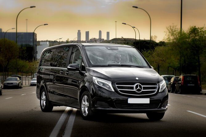 Departure from Central London to Heathrow Airport by Luxury Van - Key Points