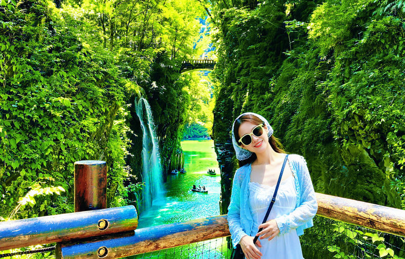 Departure from Kumamoto, Kyushu: Takachiho Gorge & Mount Aso Daikanbo & Kurokawa Onsen Day Tour - Takachiho Gorge makes the strongest first impression