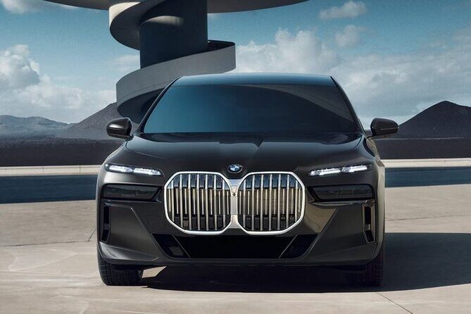 Departure from Milwaukee City to Milwaukee Airport MKE by Sedan - Why Choose This Private Transfer?