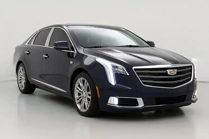 Departure Private Transfer Vancouver to YVR Airport or Cruise Port- Business Car - Key Points