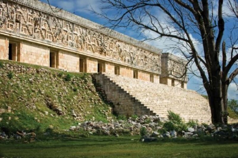 Desde Mérida: Uxmal y Kabah: Tour de un día con traslado - Key Points