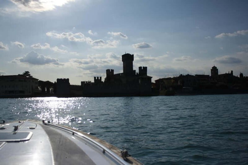 Desenzano: 1-Hour Afternoon Boat Tour to Sirmione - An In-Depth Look at the 1-Hour Boat Tour from Desenzano to Sirmione