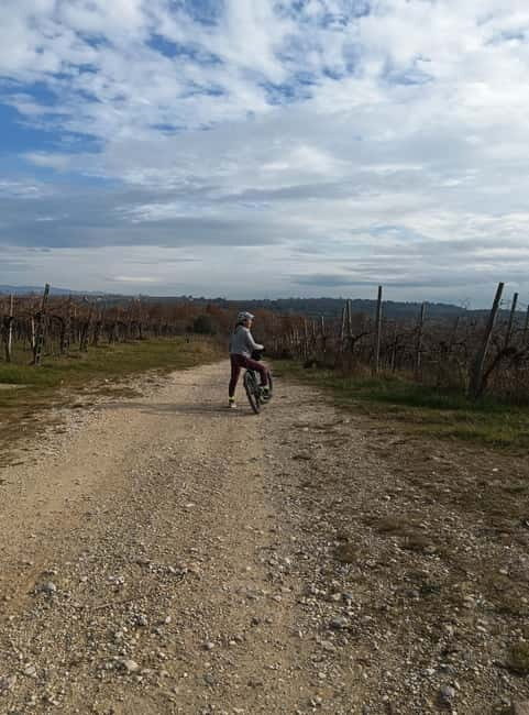 Desenzano d/G: guided bike day trip + selected wines, cooking class - Frequently Asked Questions