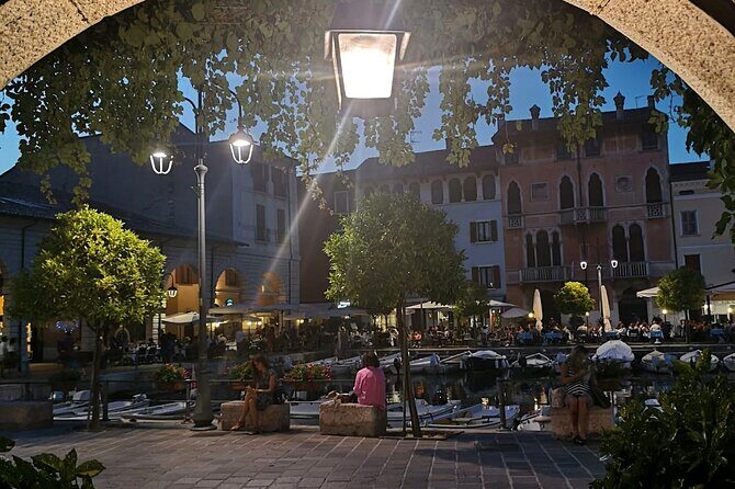 Desenzano Sunset Walking and Boat Tour with a Drink On Board - Who Should Book This Tour?