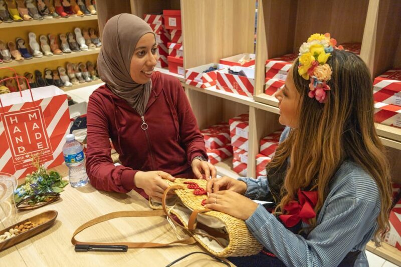 Design and Craft a Raffia Bag in Barcelona - Authenticity and Cultural Connection