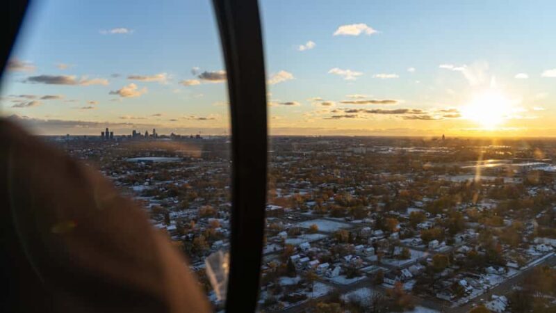 Detroit: Helicopter Rides Over City Landmarks - The Sum Up