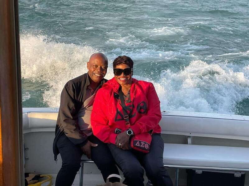 Detroit: Lake St. Clair Boat Cruise with Choice of Vessel - A Relaxing Water Adventure Near Detroit