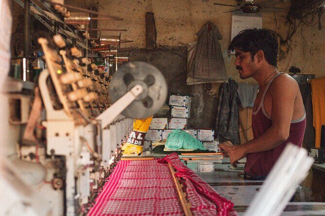 Dharavi Slum Tour Experience with a Local English Guide - Who Should Consider This Tour?