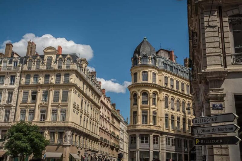Dijon: Express Walk with a Local in 60 minutes - Key Points