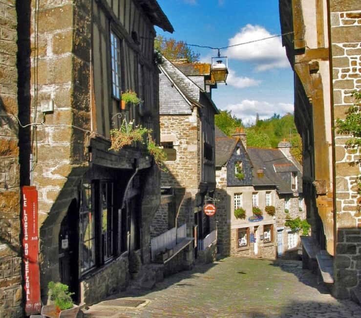 Dinan: Private Guided Walking Tour - Discovering Dinan: What to Expect from the Tour