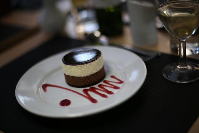 Dinner and Jazz Cruise on the River Thames - FAQs