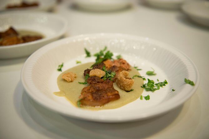 Dinner at at local's chef sweet home - Who Should Consider This Experience?