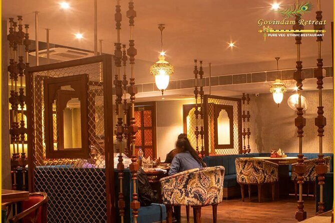 Dinner at Indian Ethnic Restaurant & Witness Majestic Night Arti - A Closer Look at the Jaipur Night Experience