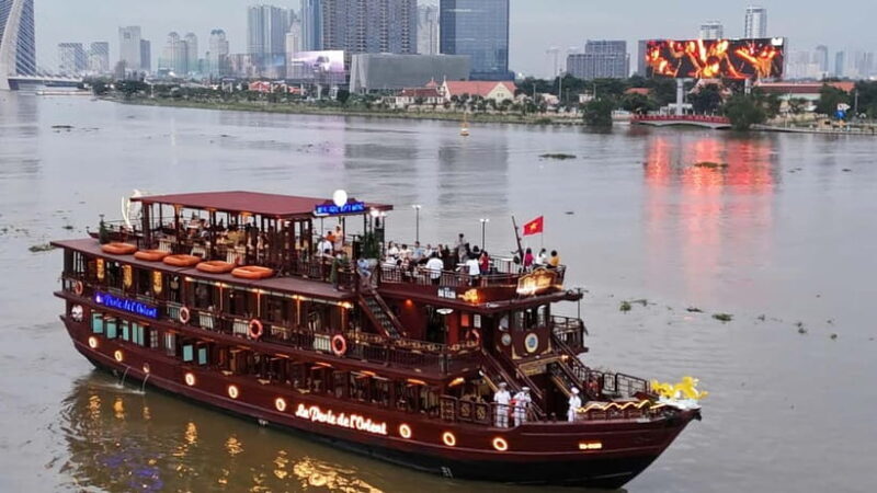 Dinner on Cruise with Buffet/Set menu with live music - Key Points