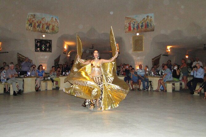 Dinner with traditional dance shows in cave restaurants - Key Points