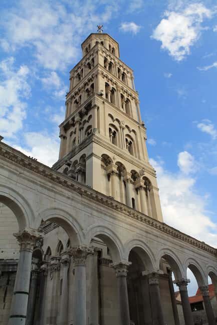 Diocletian's Palace and Old Town Small Group Walking Tour - Key Points