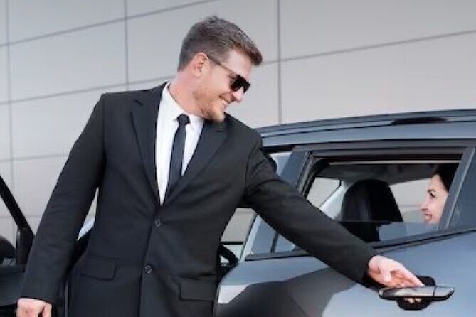 Direct Auckland Airport Transfer to/from Hotel by SUV - Key Points