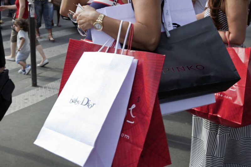 Discount Couture: ultimate Paris Shopping 2h30 walking tour - The Real Worth of the Paris Discount Couture Tour